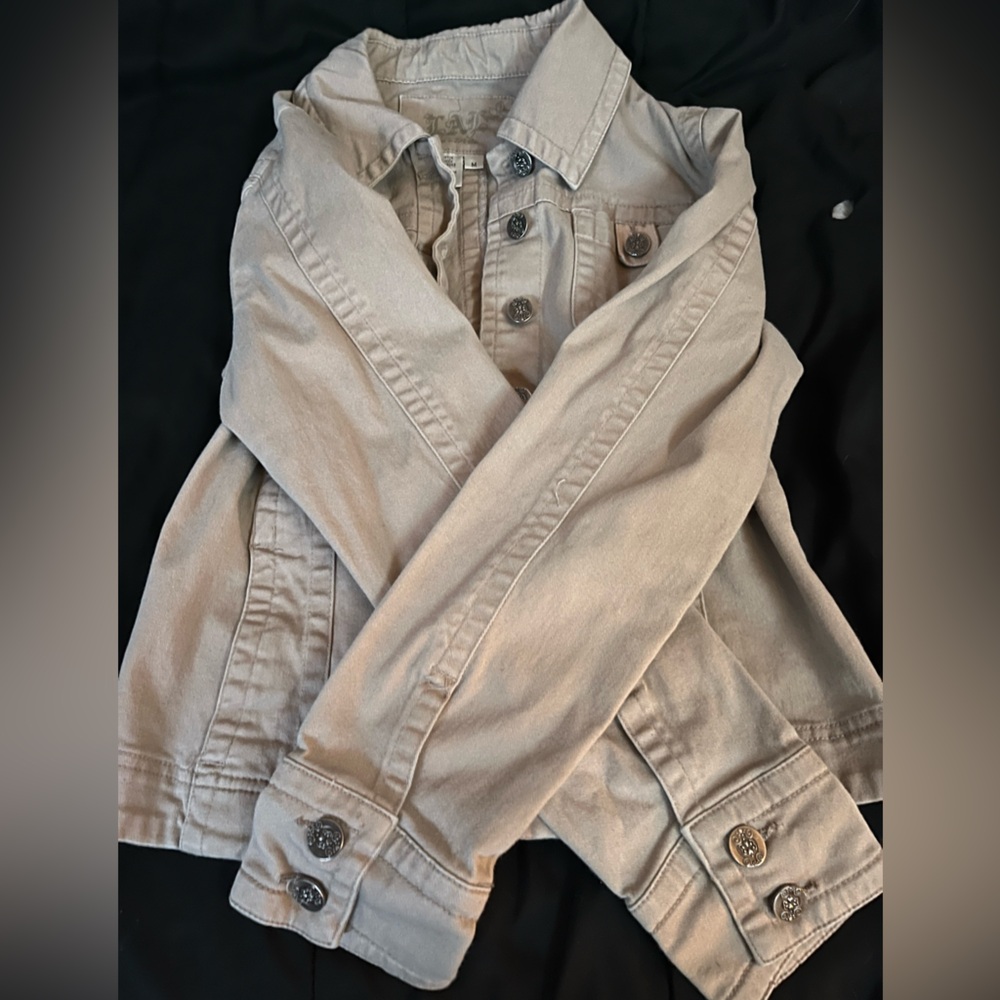 LAL-LiveALil Effortless Style! Tan/Khaki Everyday Jacket Size M Your New Go-To!